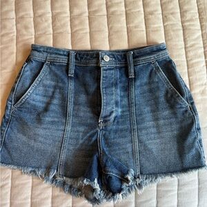 HOLLISTER Ultra High-Rise Mom Short 3” with Frayed Hem shorts Size 5 W 27